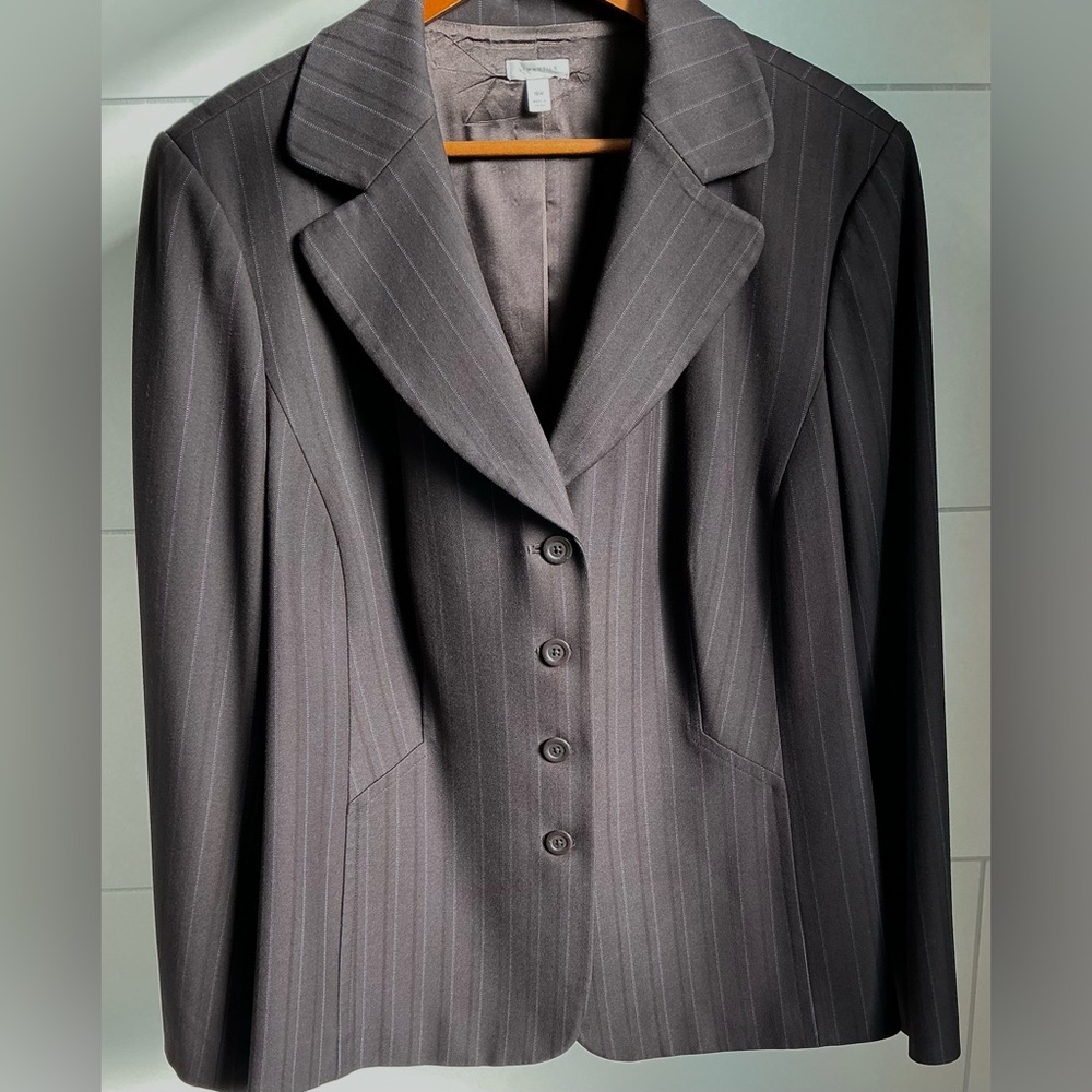 Semantiks by Nordstrom Dark Brown Blue Pinstripe Suit-Freshly Dry Cleaned 18W